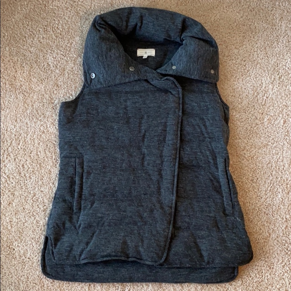 NWOT Lou & Grey puffer vest